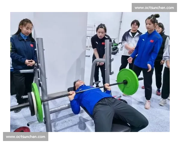 周期训练方法在运动表现提升与体能管理中的应用探索 周期训练方法在运动表现提升与体能管理中的应用探索